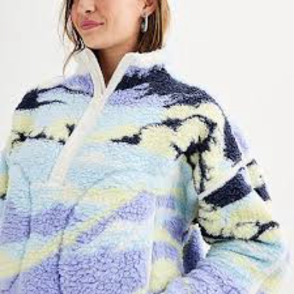 Juniors' SO Toggle High Pile Quarter-Zip Pullover featuring an alpine design